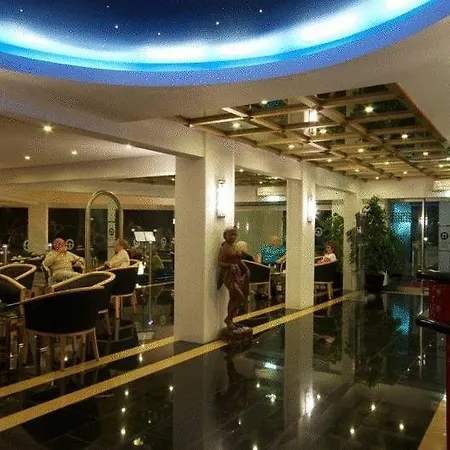 Ξενοδοχείο με διαμερίσματα Tropical Sol 4*