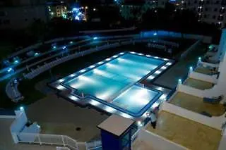 Ξενοδοχείο με διαμερίσματα Tropical Sol Αλμπουφέιρα