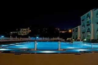 热带海岸酒店 4*